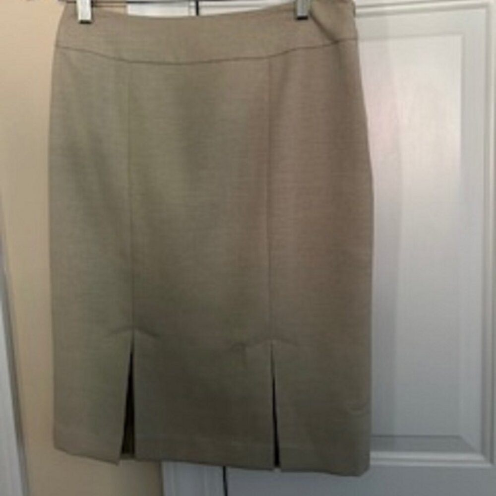 Women's Skirt Beige LeSuit Separates Size 4 Has Lining Business, Casual, Dressy